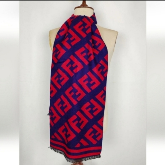 🏅Fantastic NWOT Fendi Zucca Cashmere Scarf🎩2024 TREND🍟+GIFT(C) - Picture 4 of 9